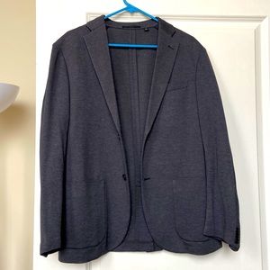Uniqlo’s men’s wool blend blazer